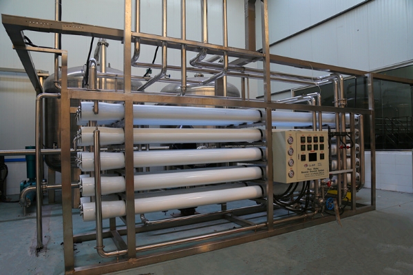 東營50T單級(jí)反滲透設(shè)備安裝調(diào)試完成